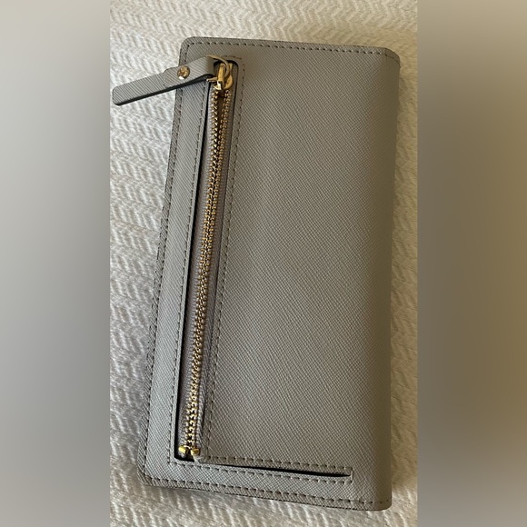 Kate Spade - Picture 3 of 4